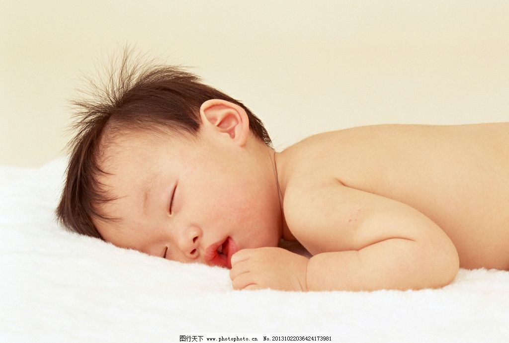 熟睡的宝宝 可爱的宝宝 宝宝 幼儿 娃娃 孩子百天宝宝 百天照 婴儿 婴孩 婴幼儿 宝贝 婴童 可爱宝宝 乖宝宝 帽子 小熊 小手 手指头 眯眼睛 小鼻子 小嘴 睡觉 睡眠 熟睡 酣睡 宝宝照 儿童摄影 宝宝摄影 儿童幼儿 人物图库 摄影 350DPI JPG 儿童