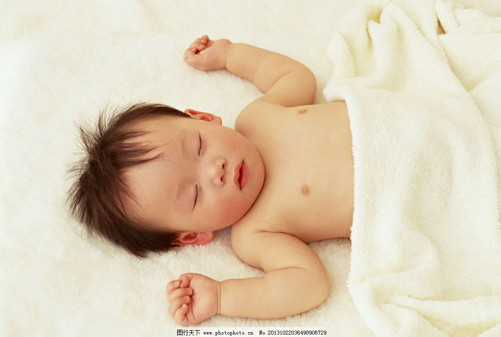 熟睡的宝宝 可爱的宝宝 宝宝 幼儿 娃娃 孩子百天宝宝 百天照 婴儿 婴孩 婴幼儿 宝贝 婴童 可爱宝宝 乖宝宝 帽子 小熊 小手 手指头 眯眼睛 小鼻子 小嘴 睡觉 睡眠 熟睡 酣睡 宝宝照 儿童摄影 宝宝摄影 儿童幼儿 人物图库 摄影 350DPI JPG 儿童