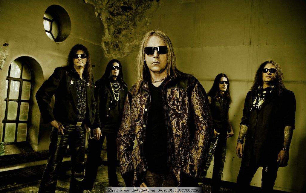 恐怖海峡乐队《money for nothing》专辑曲 人声与吉他谱 dire